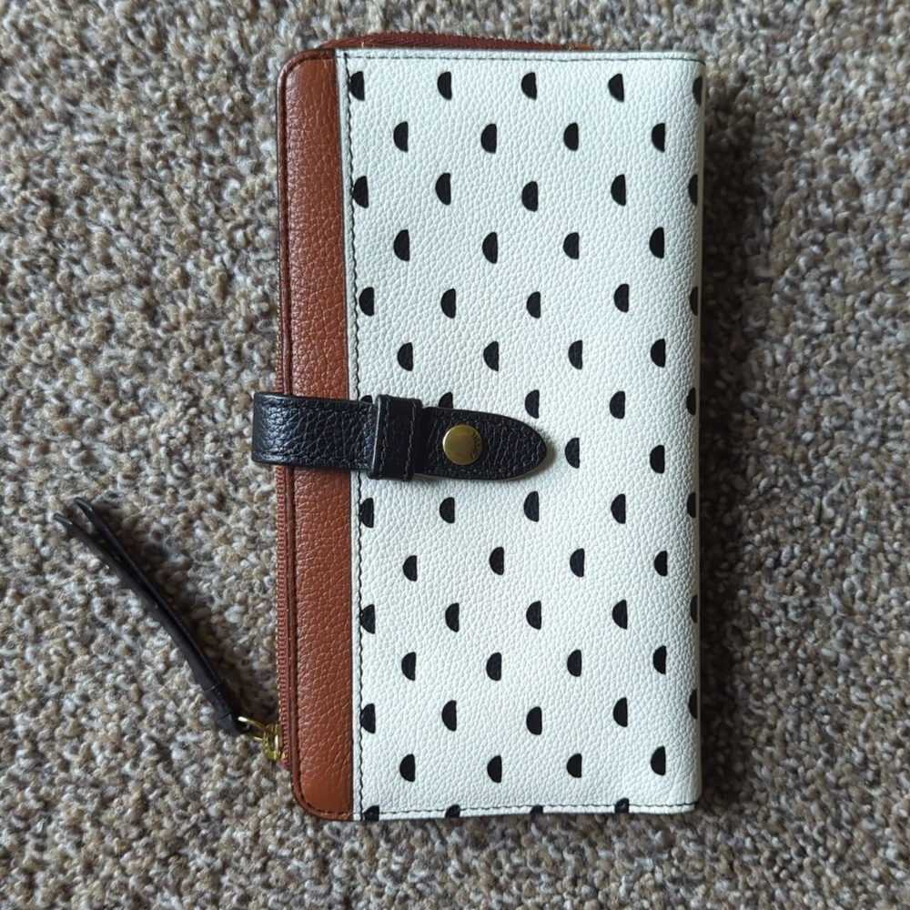 Fossil Leather Fiona Tab Clutch Wallet